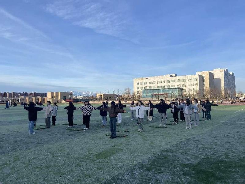 挥洒汗水，享受晨跑的快乐，迎接优美的未来！