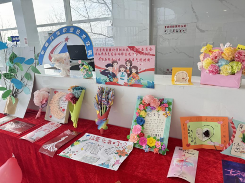 学院团委乐成举行三八妇女节主题座谈及演出活动，校内同步睁开感恩主题手工创意作品展