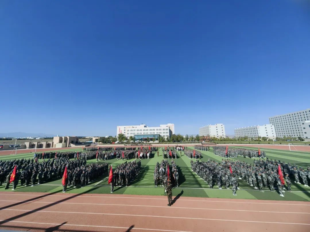 青春无畏，筑梦扬威——2023级秋季大学生国防教育