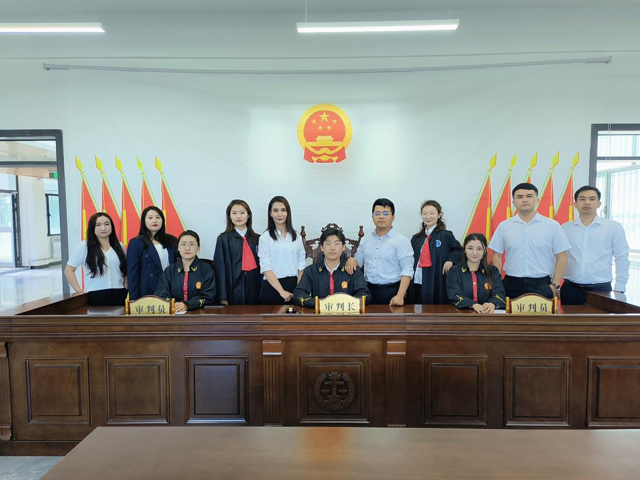 公共效劳与治理学院实训风范