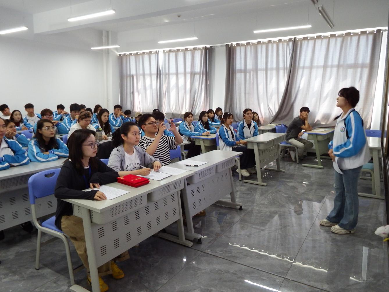 公共效劳与治理学院举行“视察获真知，筑梦新时代”社区实务竞赛活动