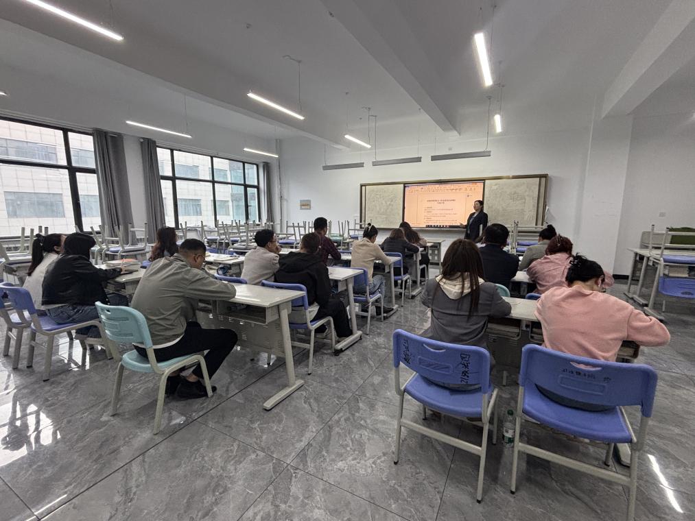 匠心筑梦展经管风范，产教融合启职教新程——Z6尊龙凯时经济治理学院开展2025职教周专业特色计划钻研会