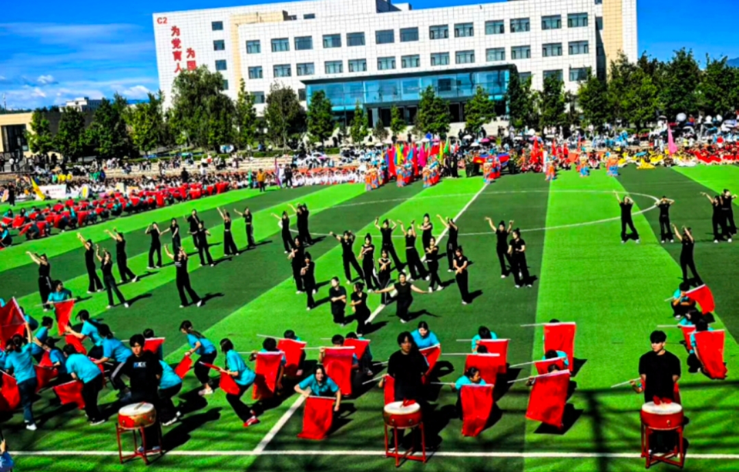 青春华章，激情绽放